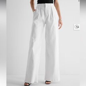 EXPRESS SUPER HIGH WAISTED WHITE BAGGY PLEATED WIDE LEG JEANS